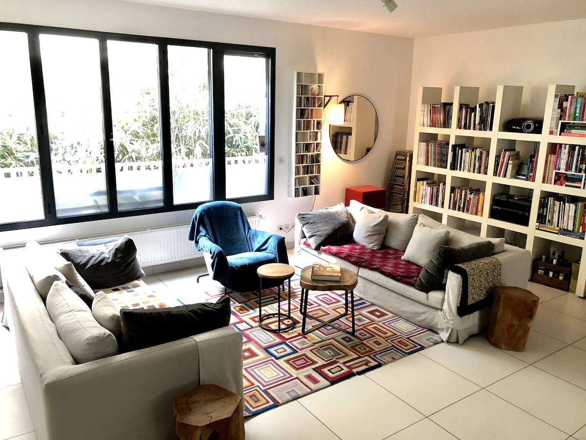 Propriété Airbnb réussie: Modern home in a cool neighborhood à Paris 20e Arrondissement