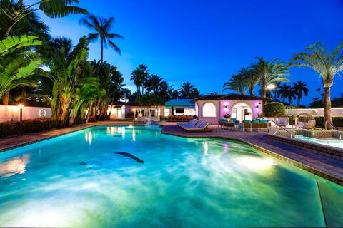 9kft Mega Retreat, Jacuzzi Tennis+Lake 11 BR