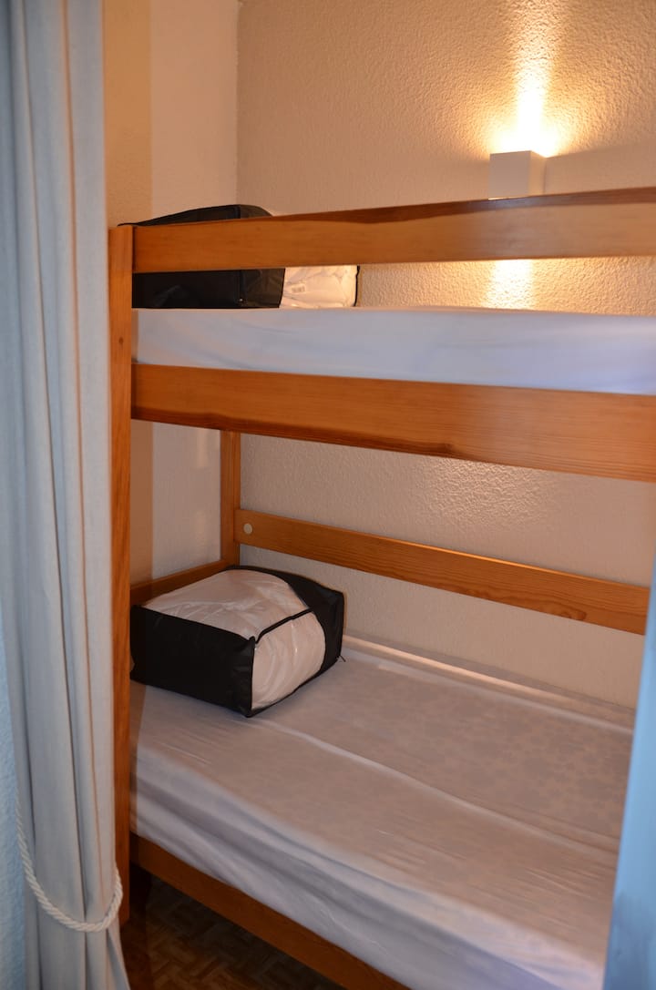 Ambienti i dhomës së gjumit