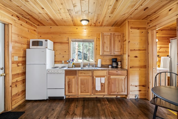 The Hugo Cabin - Mount Rushmore, SD