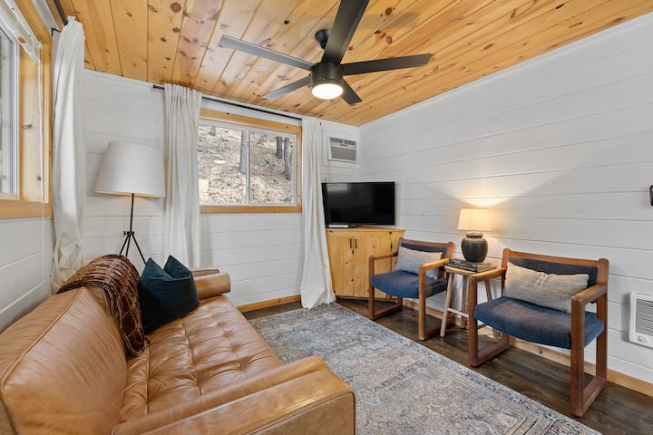 The Miner's Cabin - Mount Rushmore, SD
