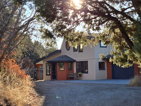 Rustic Adobe Farmhouse Retreat w/Mountain Views