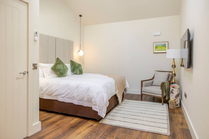 One Bed Cottage With Super King Bed - Blessington