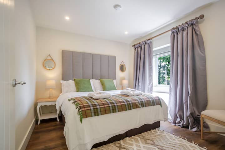 Two Bed Townhouse With Two Super King Bedrooms - Blessington