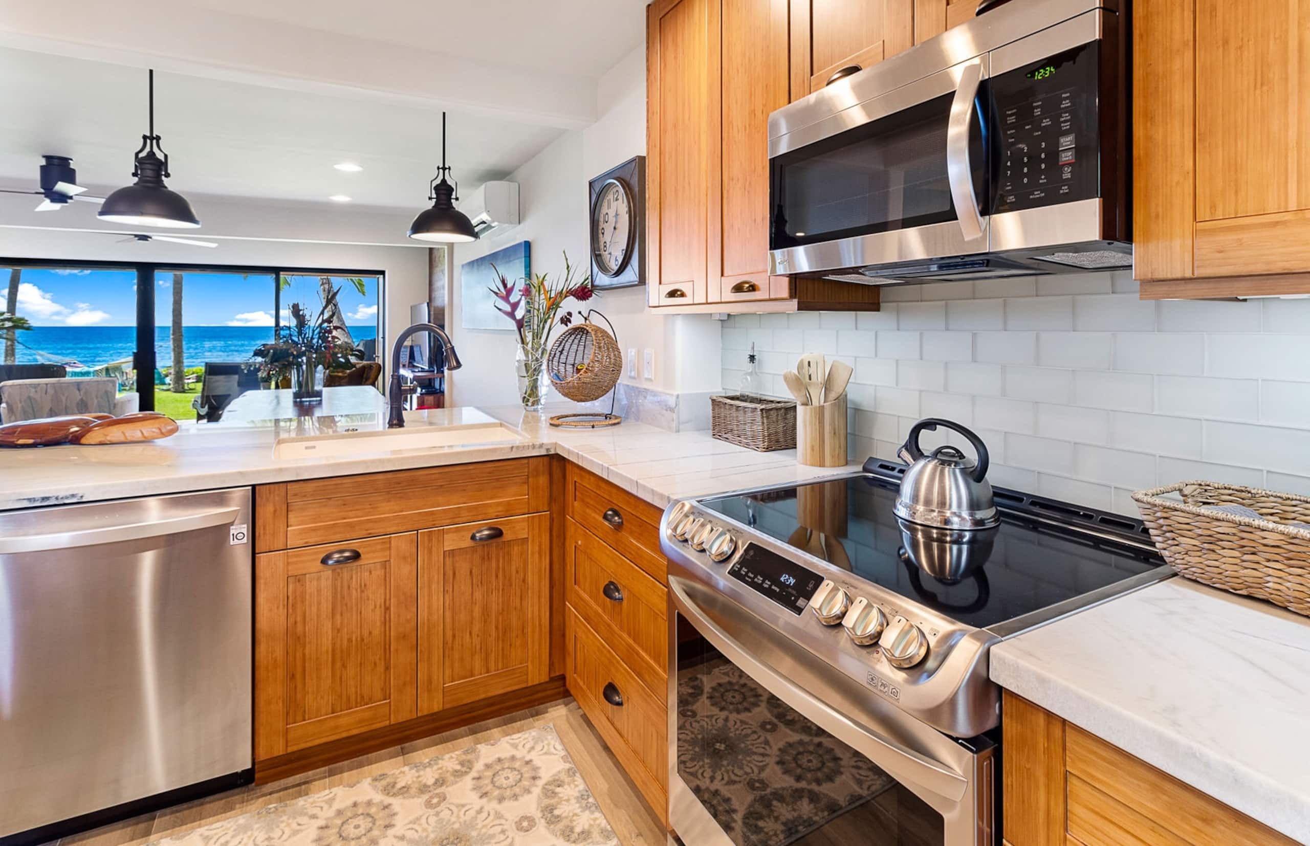 Home in Lahaina · ★5.0 · 3 bedrooms · 4 beds · 4 shared baths - Image 34