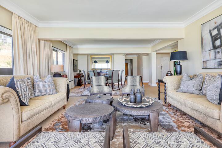 Backup-Power Luxury Bantry Bay Beach Apartment gallery image 5