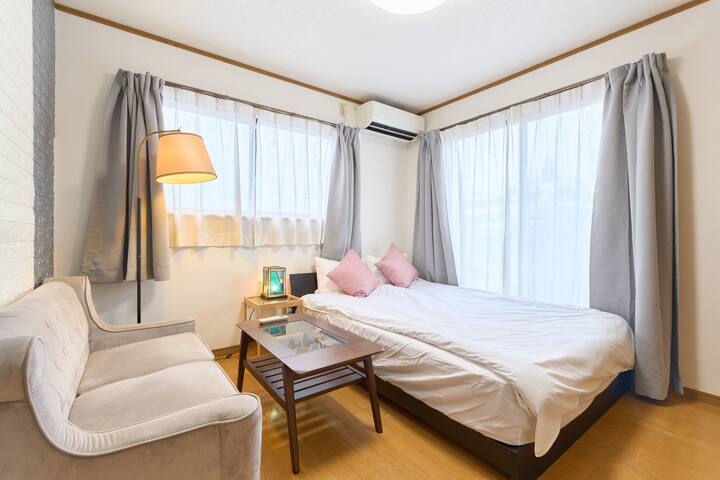 N Morden stylish villa/ Max12p/2Bathroom/Free wifi gallery image 2