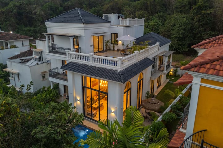 5br |Pool+bathtub|stayvista| Casa Del Lusso @Baga - Anjuna