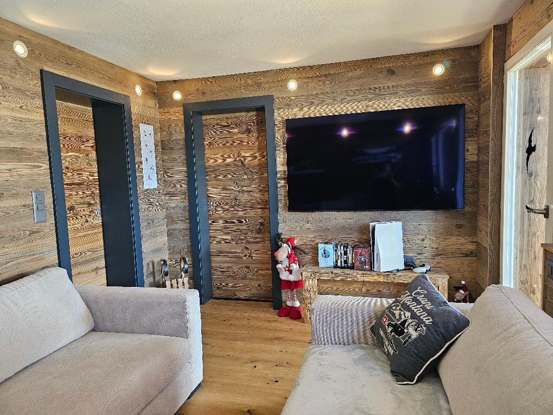 Popular Airbnb listing: Cozy chalet with a view - Crans-Montana in Lens