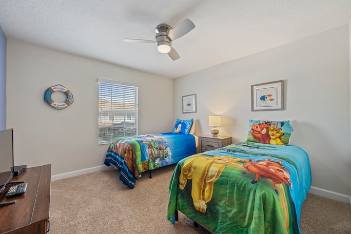 Четврта спална соба со два кревета со двојна големина. Се наоѓа на вториот кат.