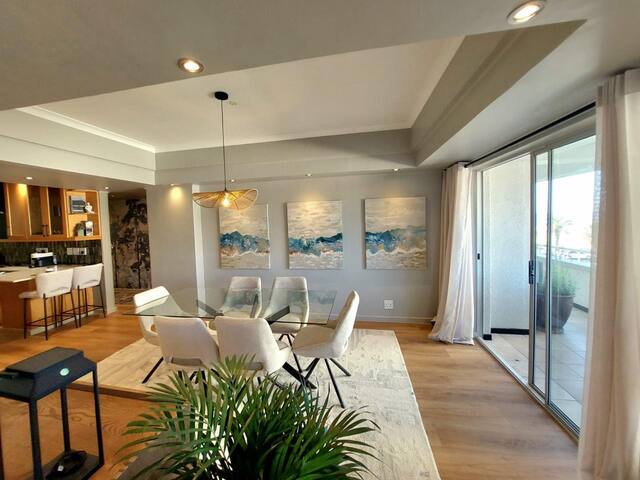 Exquisite decor ,Prime location ,Beachfront gallery image 3