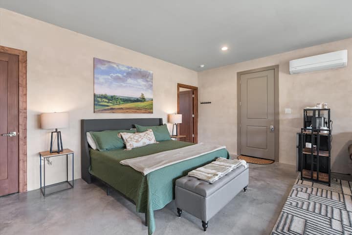 रिट्रीट सेंटर – सुइट 7: 700 ft² w/deluxe bath\tub