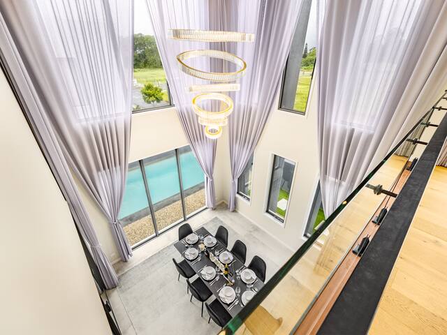 Brand New 5BR Luxe Multi-Million$ Mansion w/ Pool!