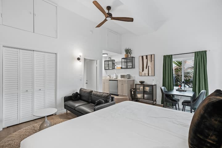Point Loma Studio | Steps To Liberty Station + Ac - Coronado, CA