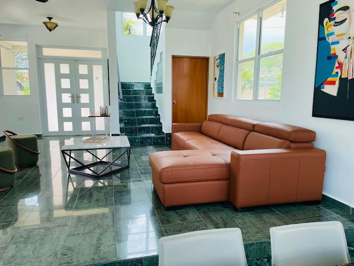 Best Getaway In Lajas With Private Pool, Sleeps 8 - Guanica