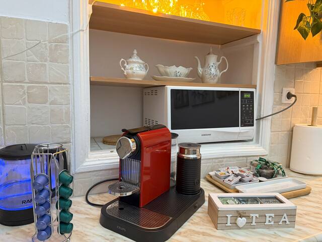 Entire Neoclassical House, 4BR across two floors gallery image 4