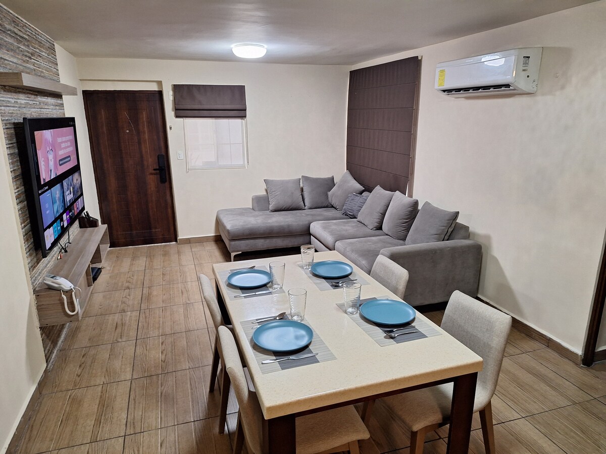 Top Airbnb: Ground Floor Apartment in Private Residential Development en Ciudad General Escobedo