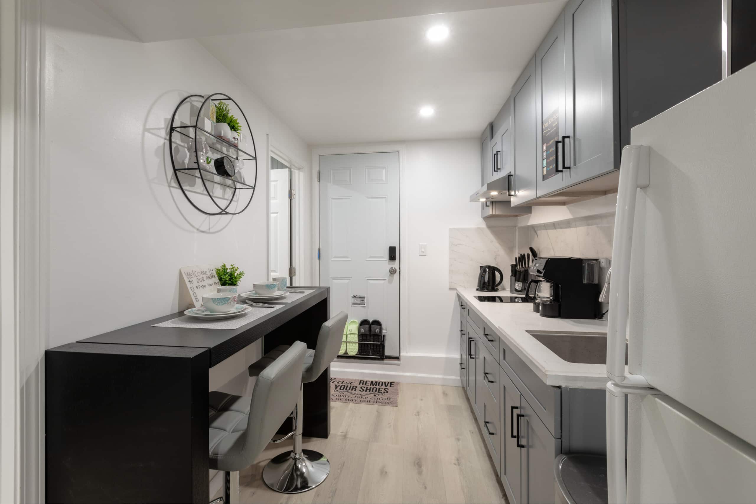 Private 2BR Suite Near Transit & Easy SF Access - Image 4
