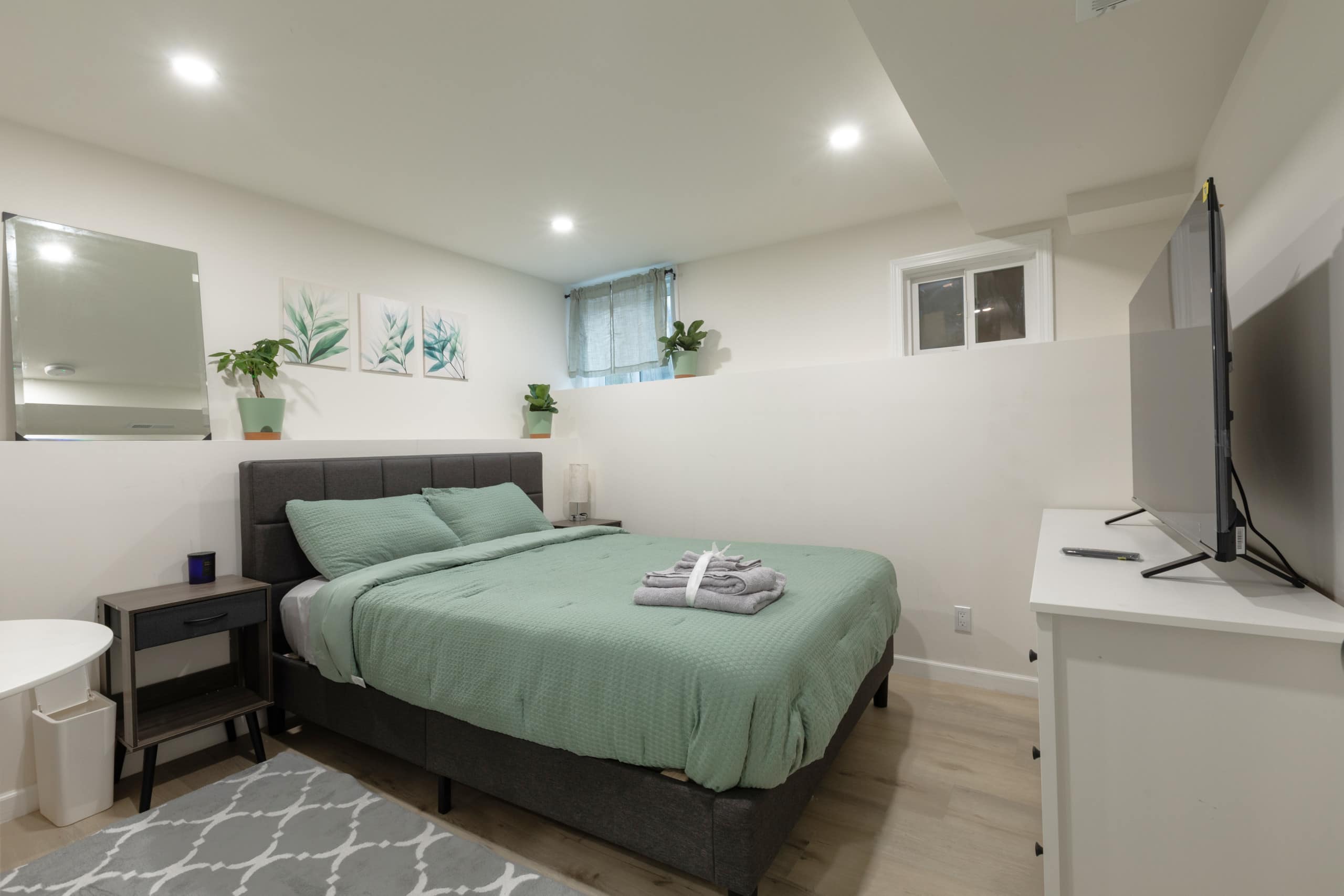 Private 2BR Suite Near Transit & Easy SF Access - Image 9