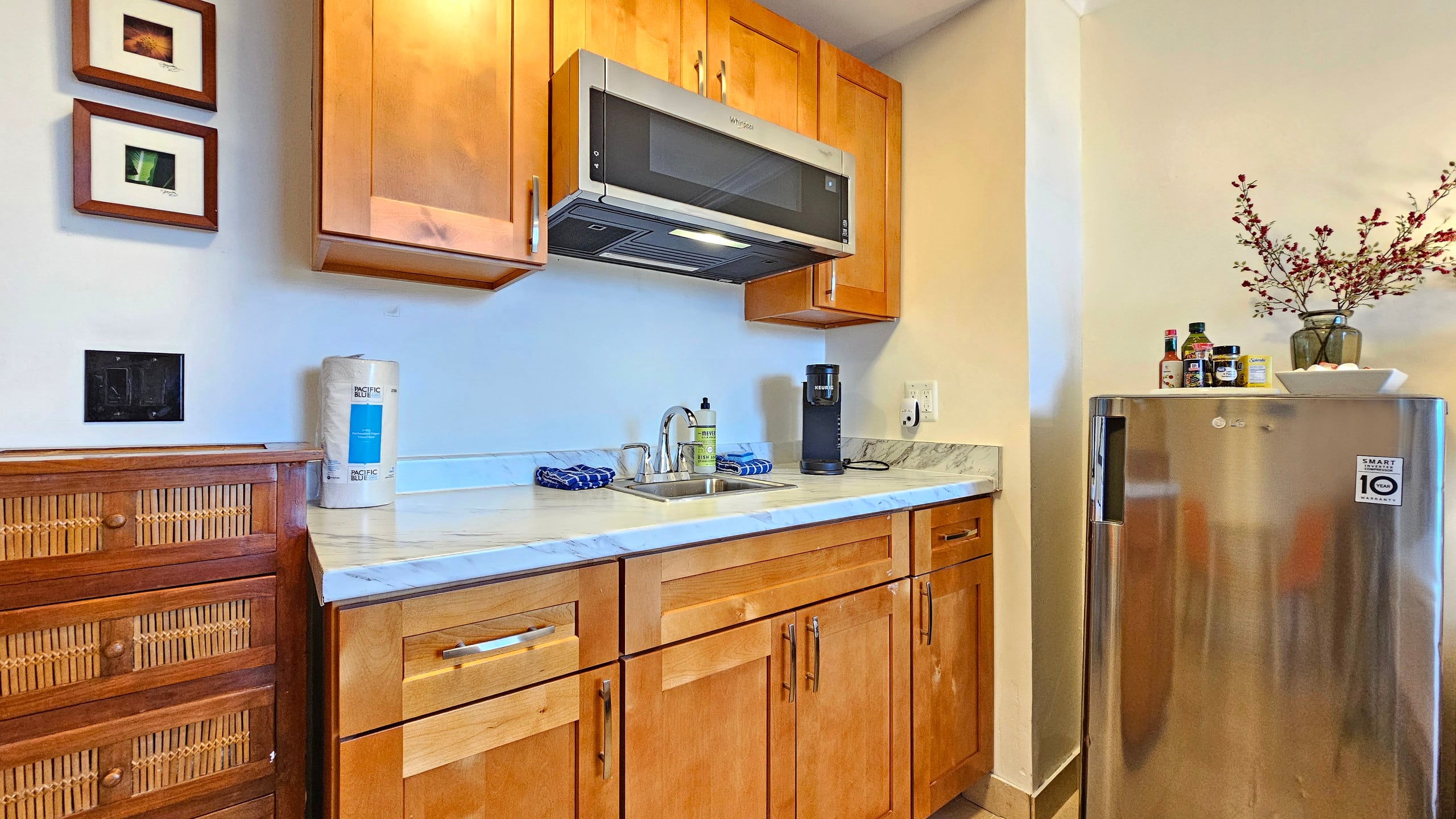 Waikiki Grand Hotel® 416 Surfing adventure Suite - Image 1