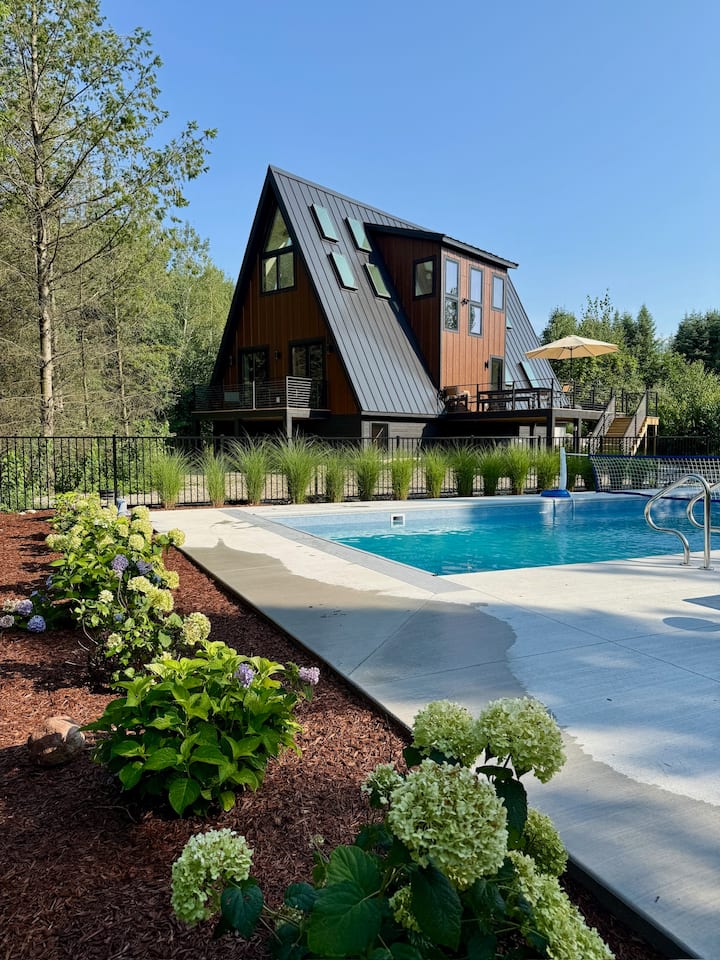 Twin Peaks 2 Matching Luxury A-Frame Cabins 2Pools - Cabins for