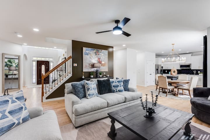 A 3 Level City Of Atlanta Beauty(8 Bedrooms) Ev - Atlanta, GA