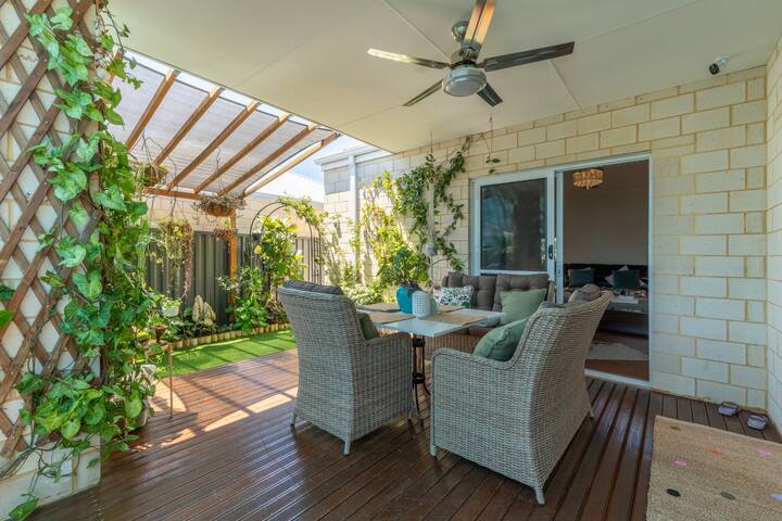 Carlisle near airport, Perth CBD, crown casino gallery image 4