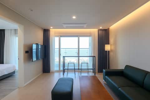 < Lebleu Naksan Two-room Fine Ocean Travel Suite #1