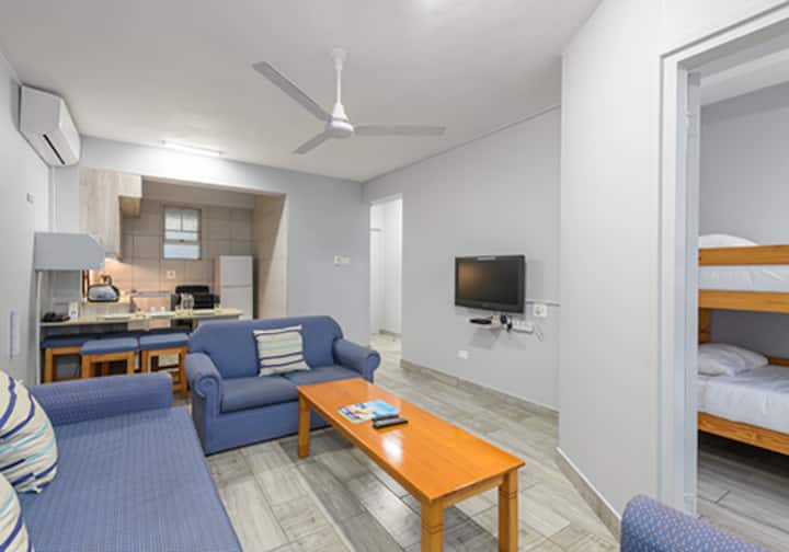 Shaka Shores Six Sleeper With Sea Views - Durban