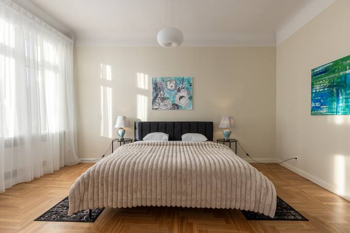 3bd Old Town apartment w/ Sauna gallery image 5