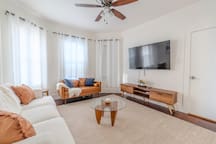 Harvard 3BDR/5 min-Walk to Train rental in Somerville