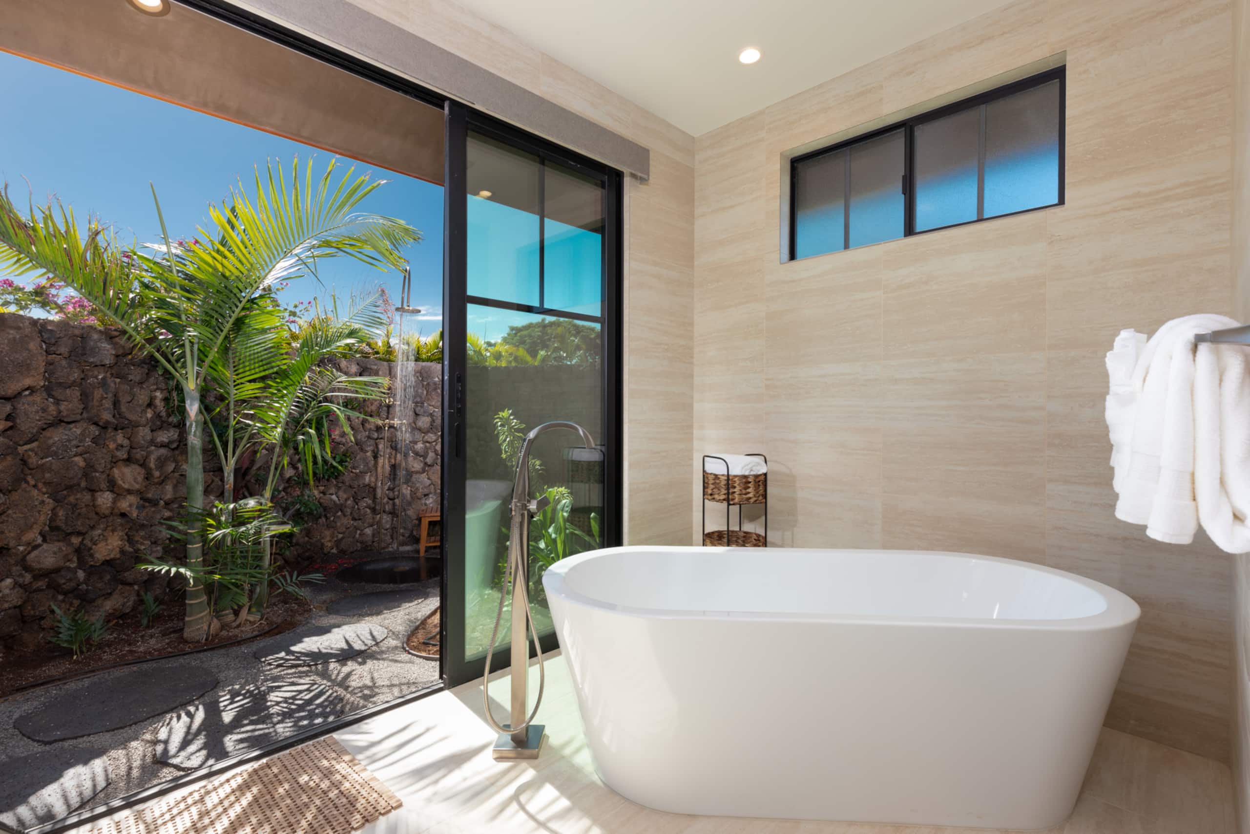 Home in Waimea · ★4.8 · 4 bedrooms · 4 beds · 4.5 baths - Image 14