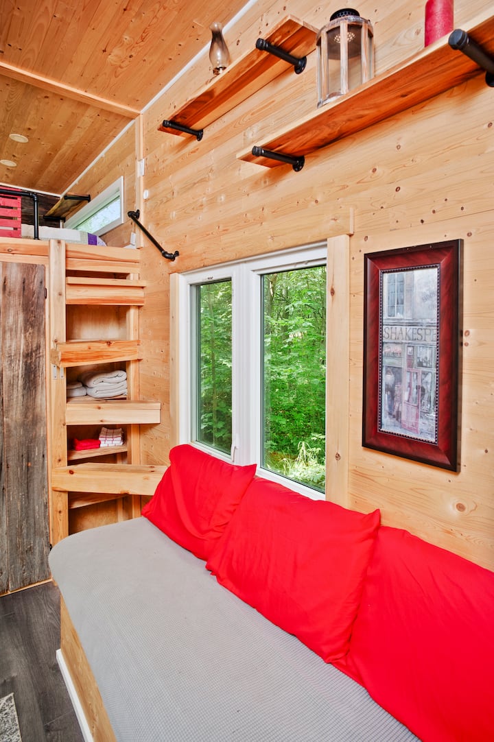 The Nest | Off-grid Tiny House In The Forest. - Smiths Falls