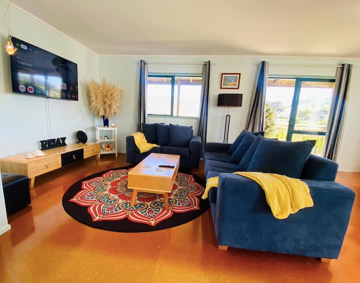 Fairwinds Cottage ~Walk To Beach - Mangōnui