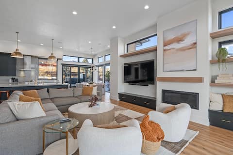 Snowcap Estate | Hot Tub, Sauna, Views, Theater