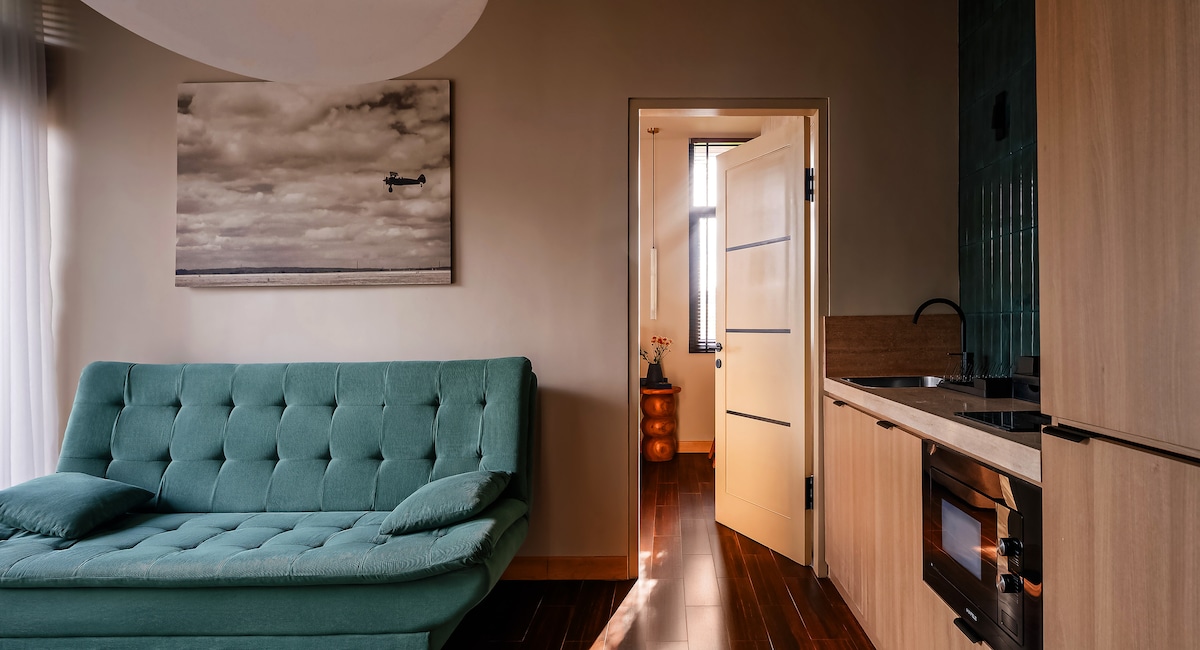 Rental unit in Kecamatan Kuta Utara · ★5.0 · 1 bedroom · 2 beds · 1 private bath, comparable Airbnb