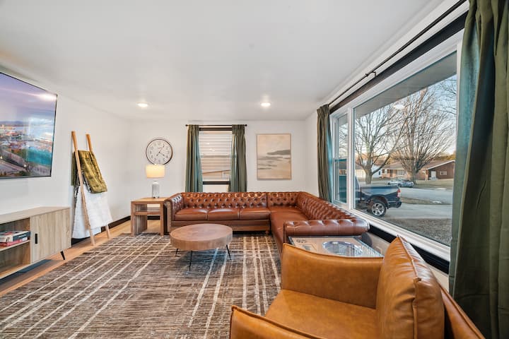 Kings Of The North - Spacious, Modern, Entertain! - Green Bay, WI