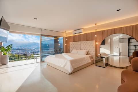 Elegant Villa in Envigado | Pool + Provenza 13min