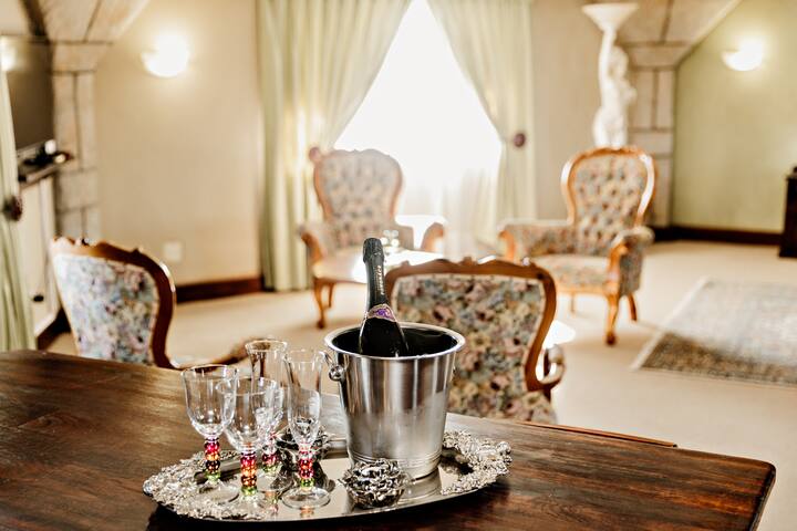 Victory Towers, Honeymoon Suite - Bloemhof