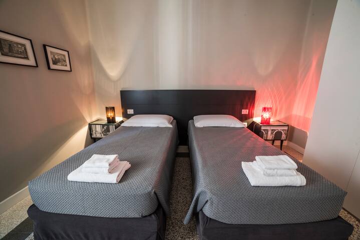 Sunny 2-Bedroom Flat near Vatican&Trastevere, Rome gallery image 3