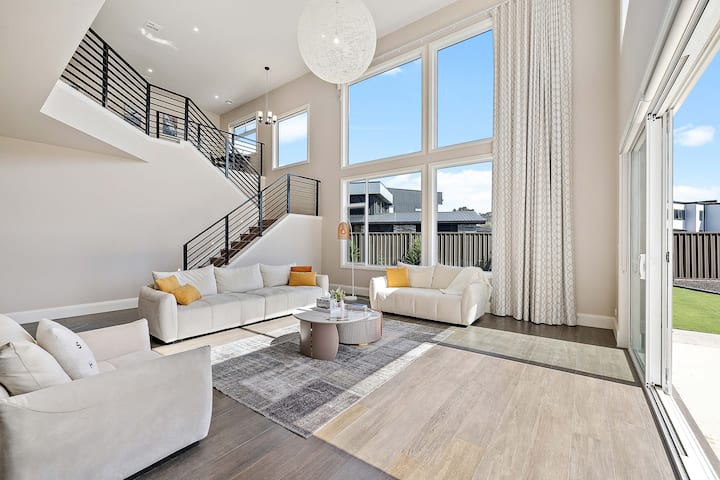 Charming 5-bedroom House - Canberra