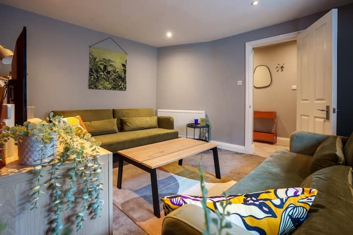 Family Flat In Harrogate | Patio + Sleeps 5 - Wetherby