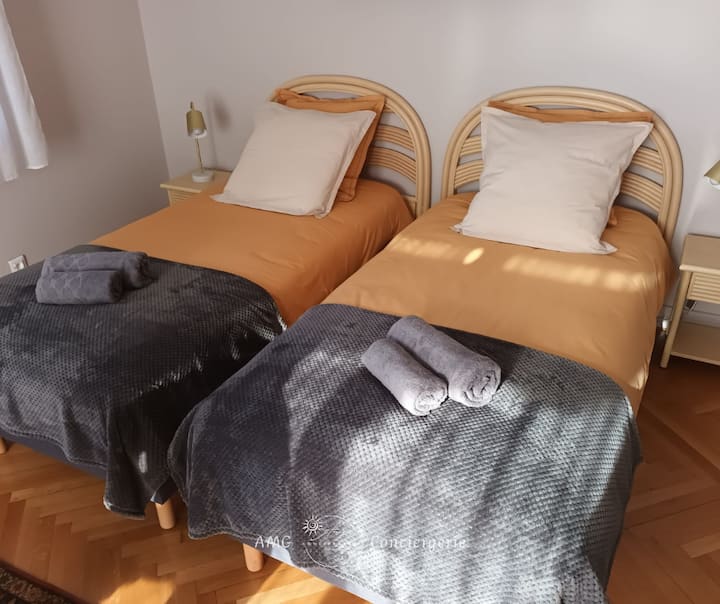 2 jednolôžka 90 cm x 200 cm