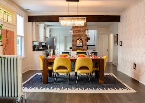 Popular Airbnb listing: The Iris in Midtown: Bar- Firepit-Pool table in Central Gardens,