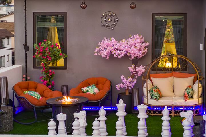 4BD/4BA Luxe Home w/Rooftop Garden Oasis Sunsets