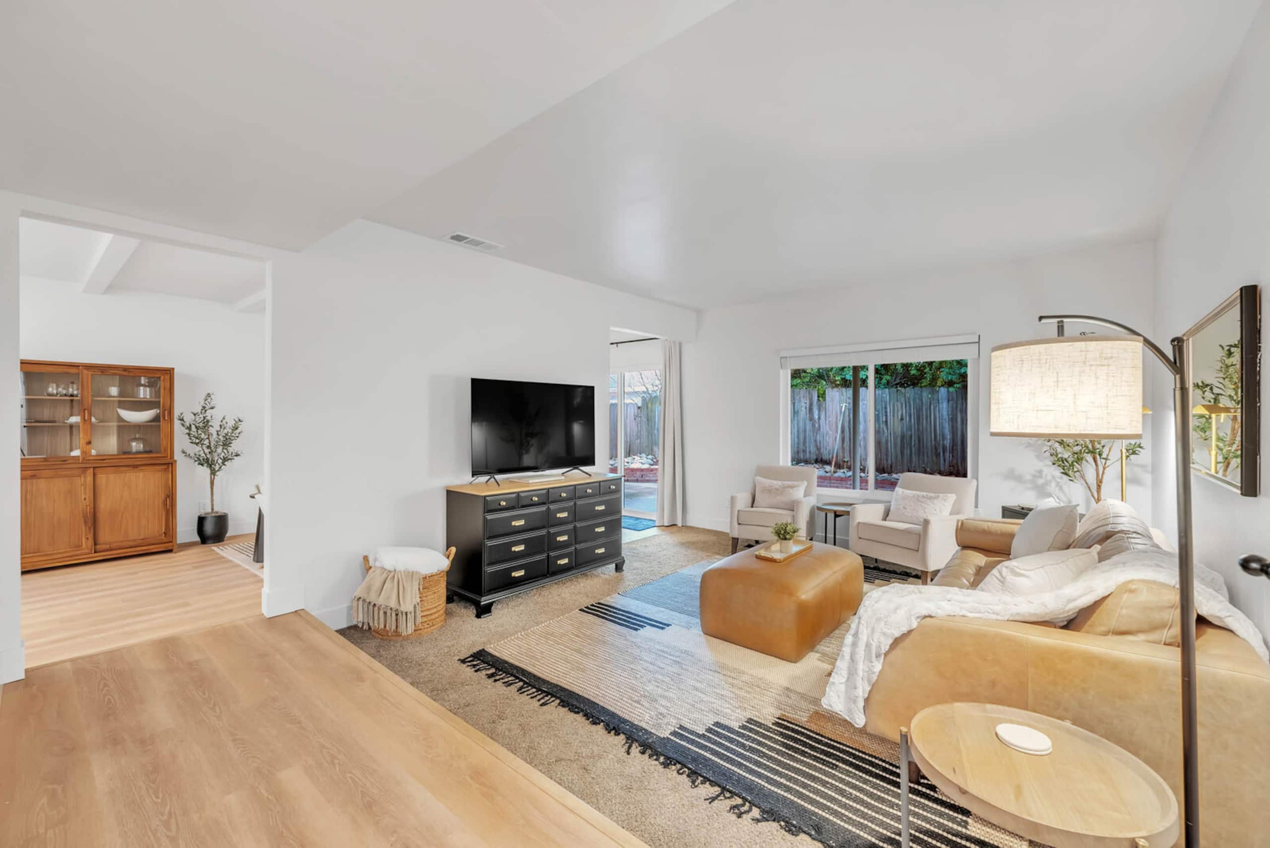 Charming Renovated Home Near CSU Sacramento - Photo 13