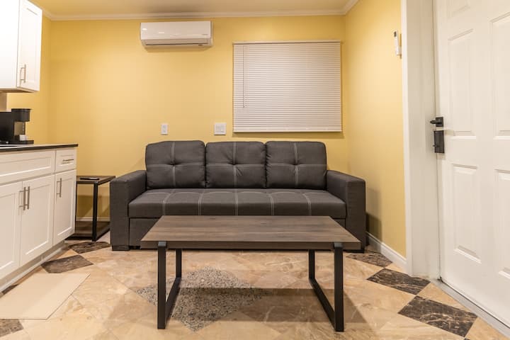 Stylish 1br/1ba In Burbank 
#A - 柏本克