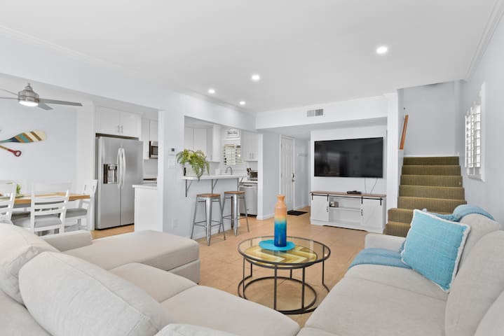 Big 3BD 2 blks to Beach Ocean View