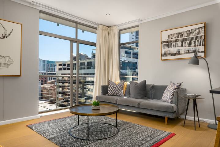Bright Cnr 2 Bedroom at The Icon| Steps from CTICC