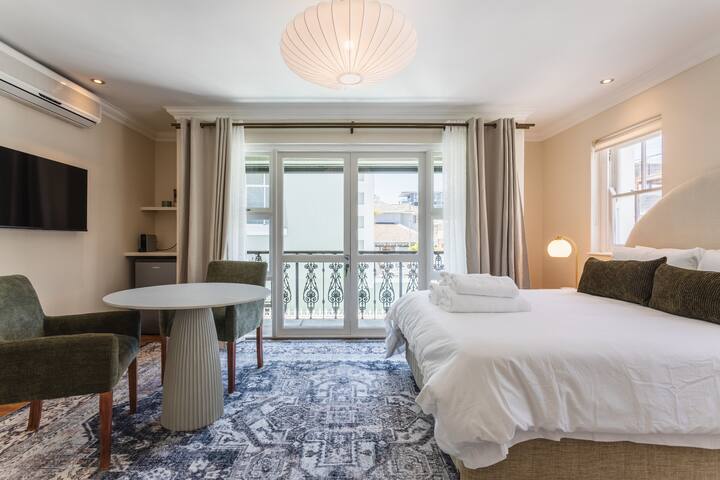 Queen’s Road Mansion – 5 Bedroom Victorian | Pool gallery image 5